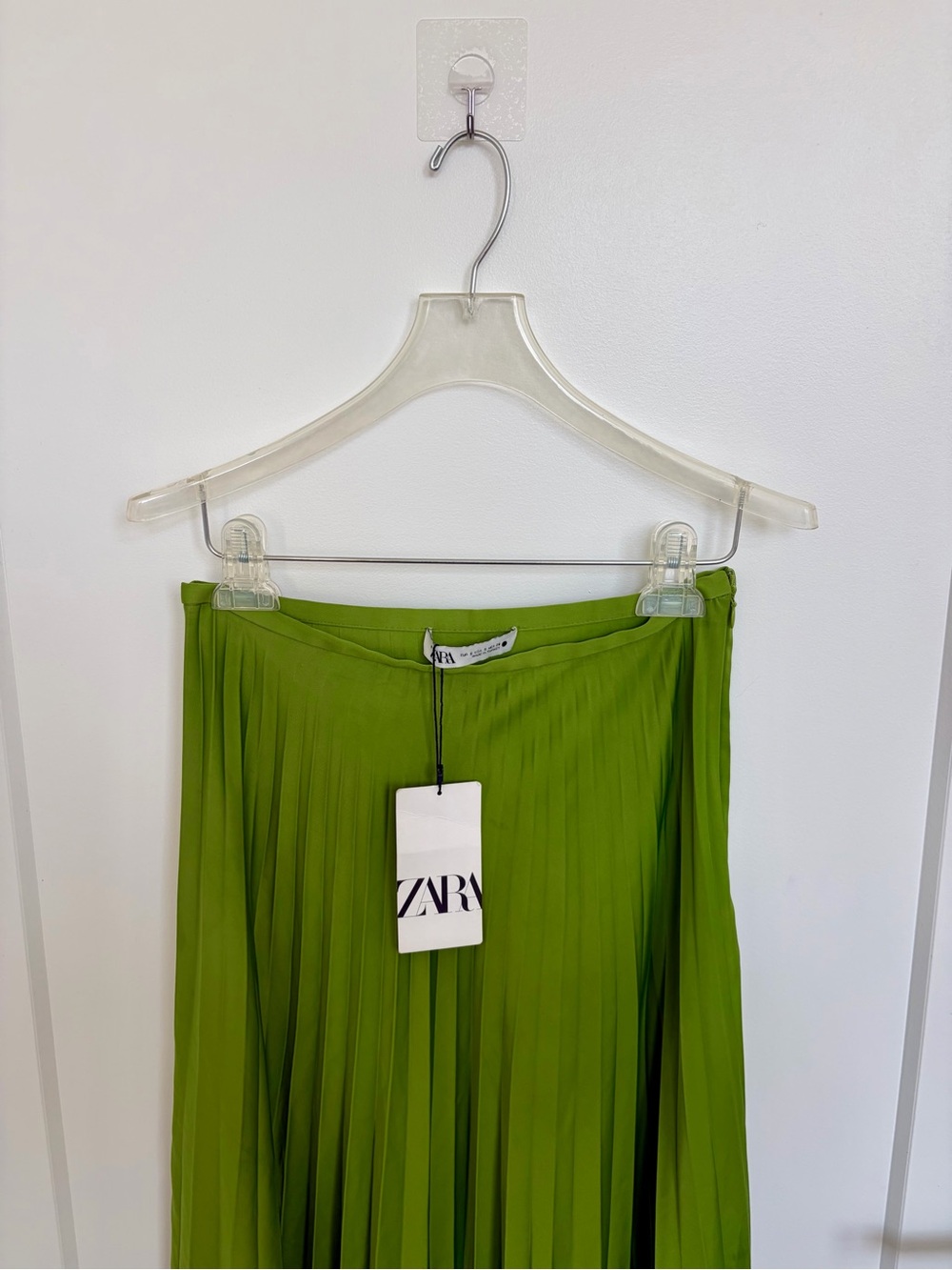 Zara Lime Green Pleated Midi Skirt - Picture 3 of 3